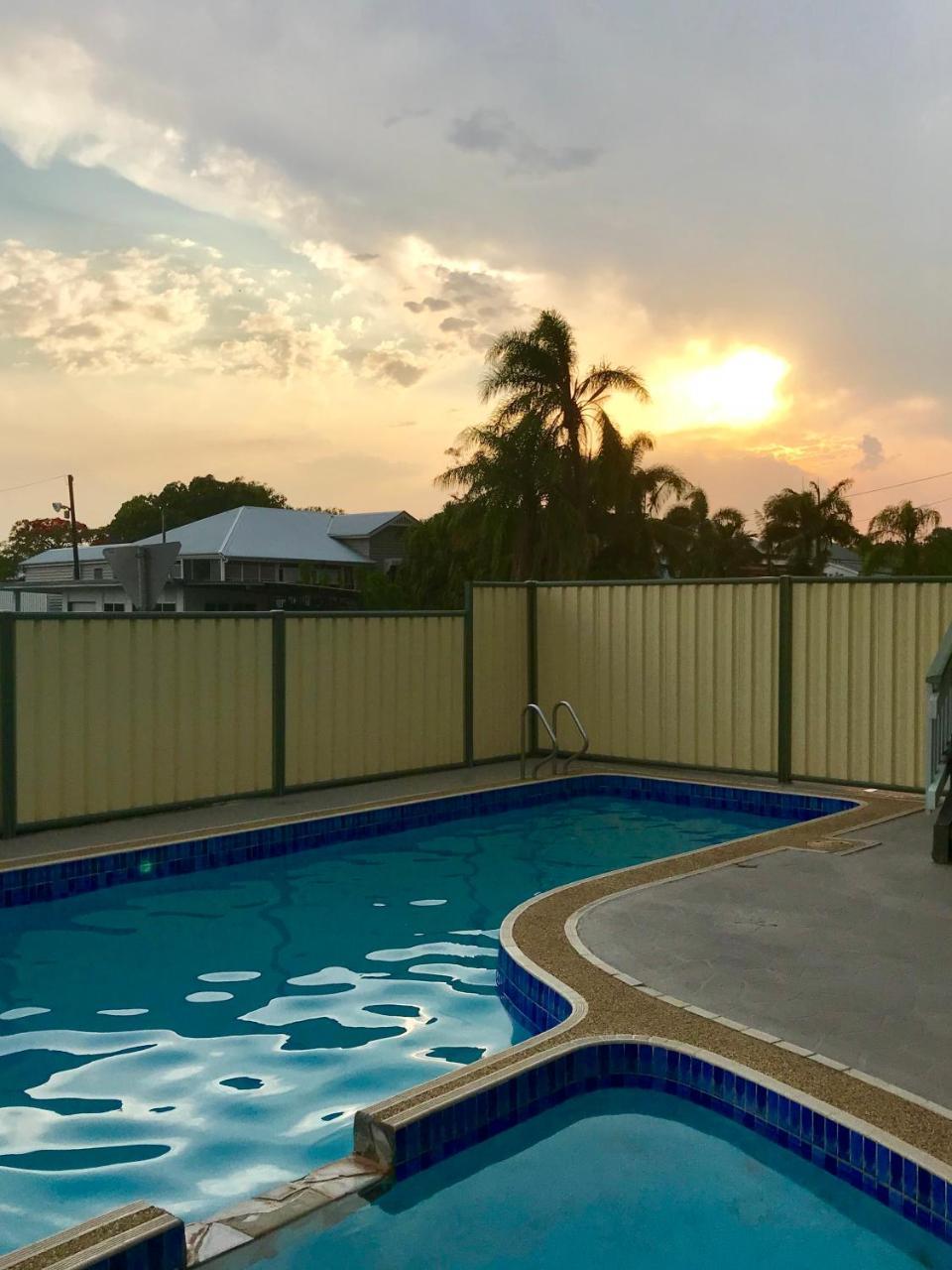 Zed Motels Tropical Gateway Rockhampton Exterior photo